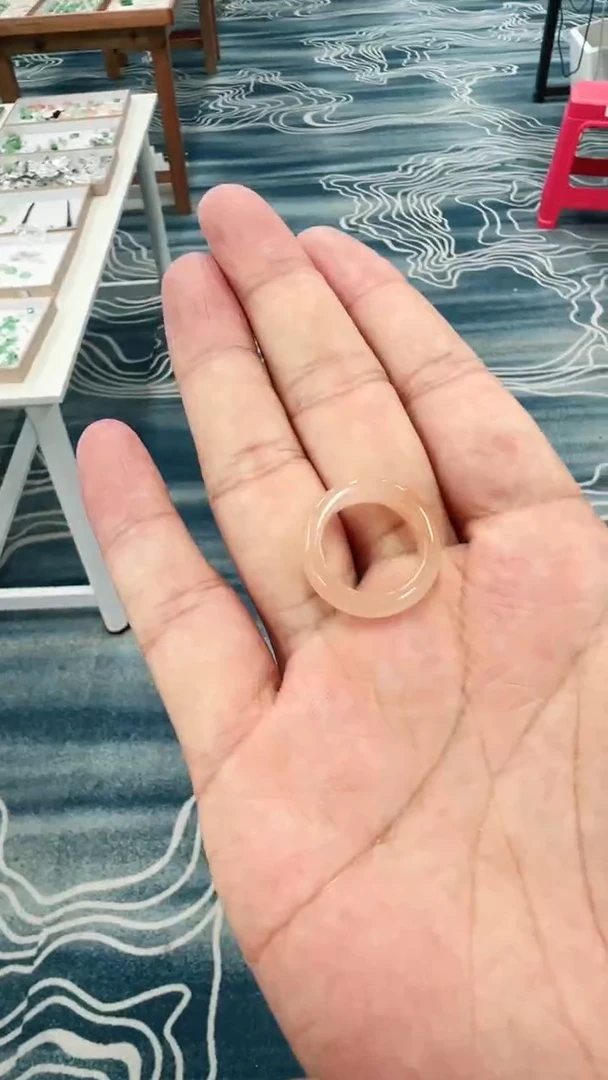 未镶嵌石英质玉戒指晓*戒圈