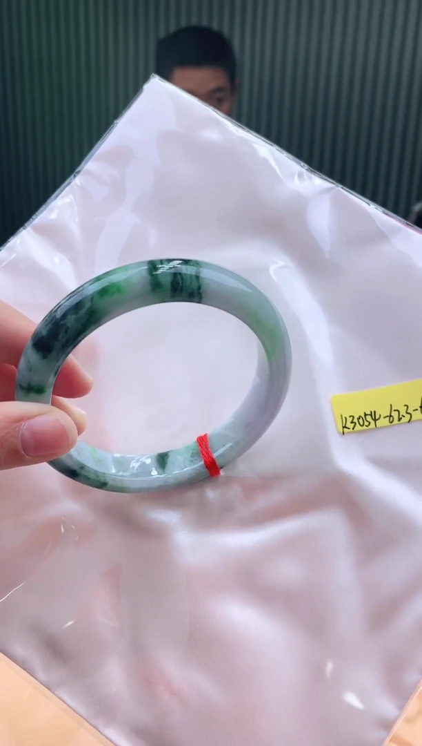未镶嵌手镯翡翠62+