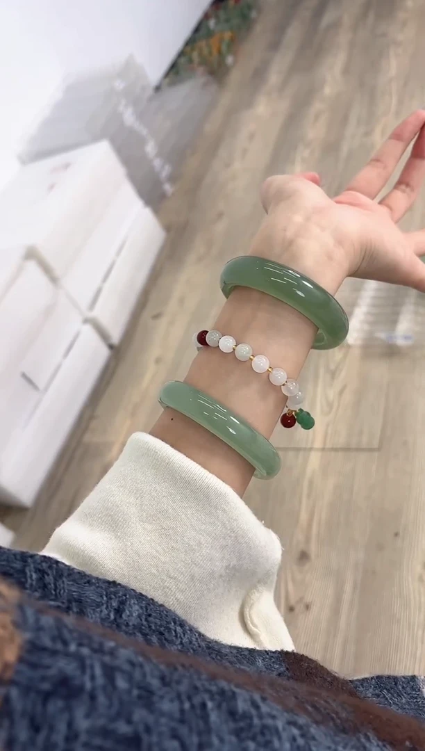 未镶嵌手镯石英质玉96-53D