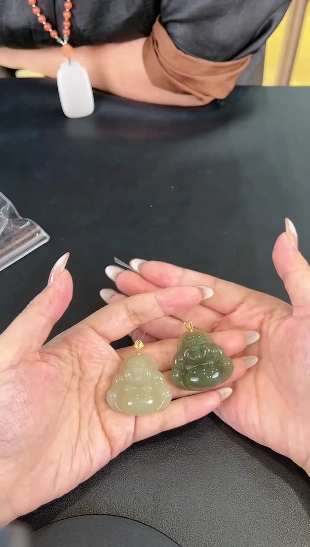 和田玉18K金镶嵌颈饰1211019431多样性发其一