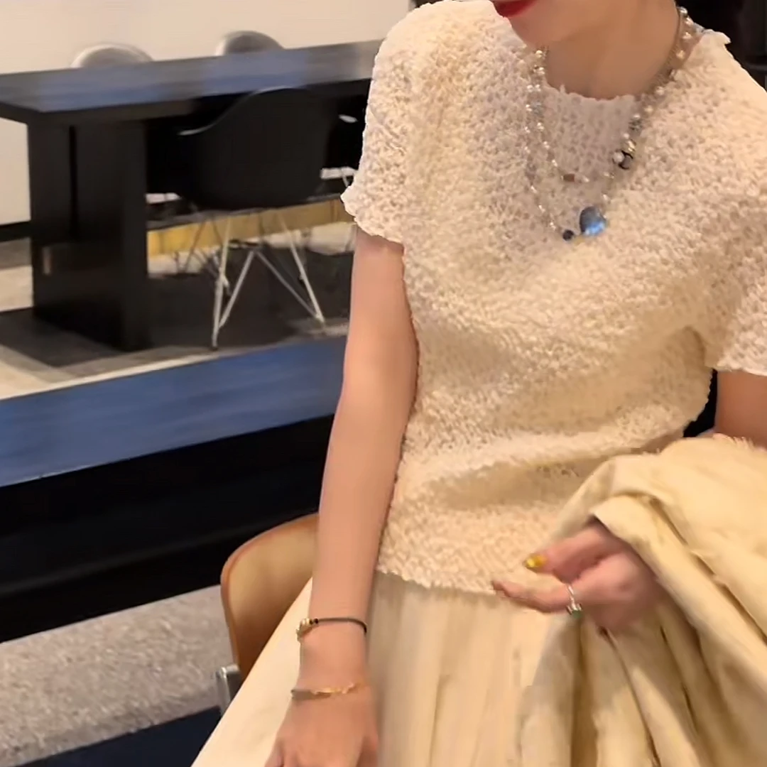 泡泡纱设计感褶皱弹力短袖T恤女春夏季2025新款休闲时尚显瘦上衣