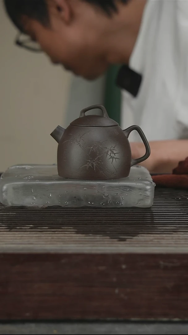 茶壶紫砂高工方，带证160CC52号