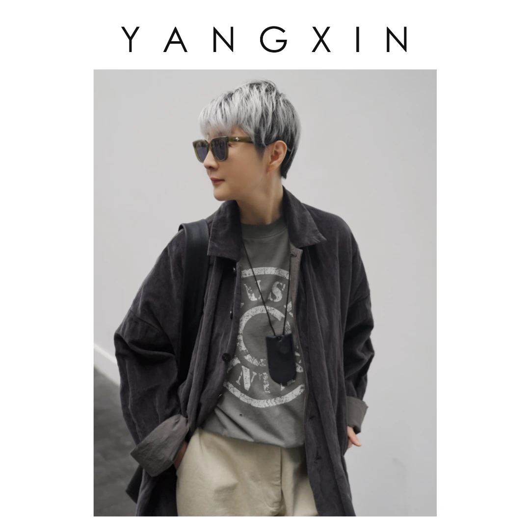 【无龄·杨昕】“沉稳有型”美式简约经典女士古法平绒长款外套FW12010