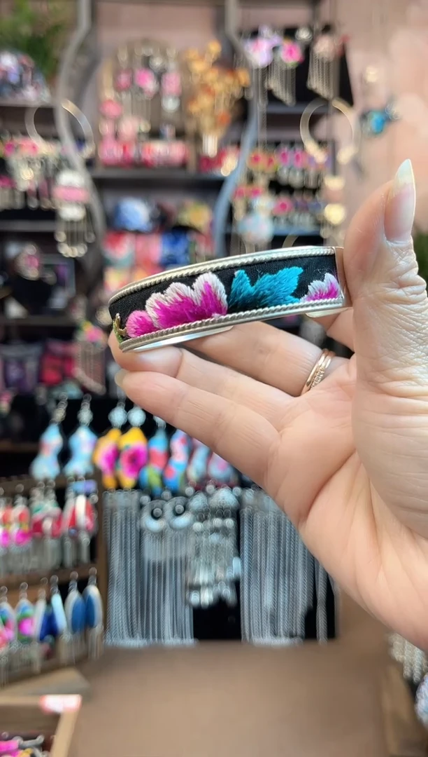 织绣民族风手工非遗老绣饰品647