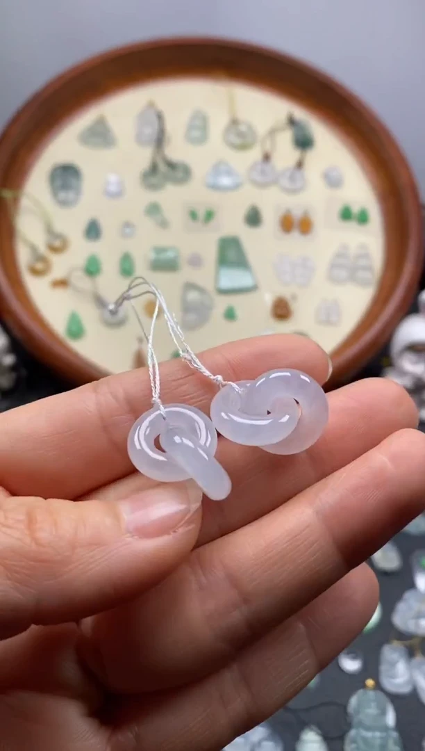 颈饰未镶嵌翡翠冰环环相扣1对/芬