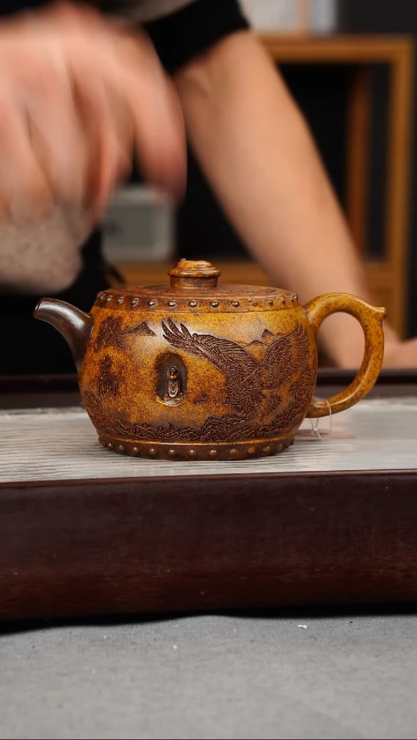 【闪购商品】紫砂茶壶龙骨金砂 战鼓壶 内嵌达摩 大鹏展翅