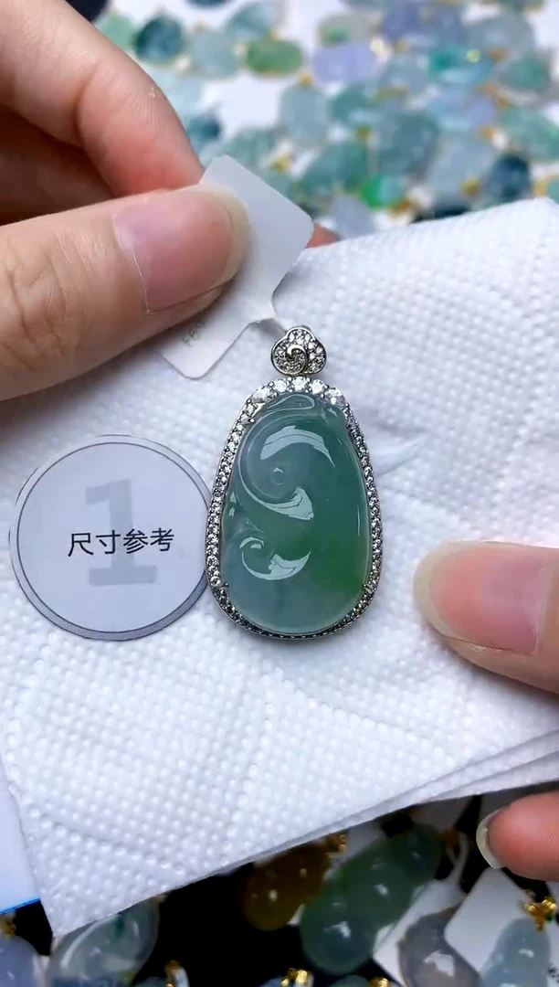 颈饰银S925镶嵌翡翠天然A货翡翠