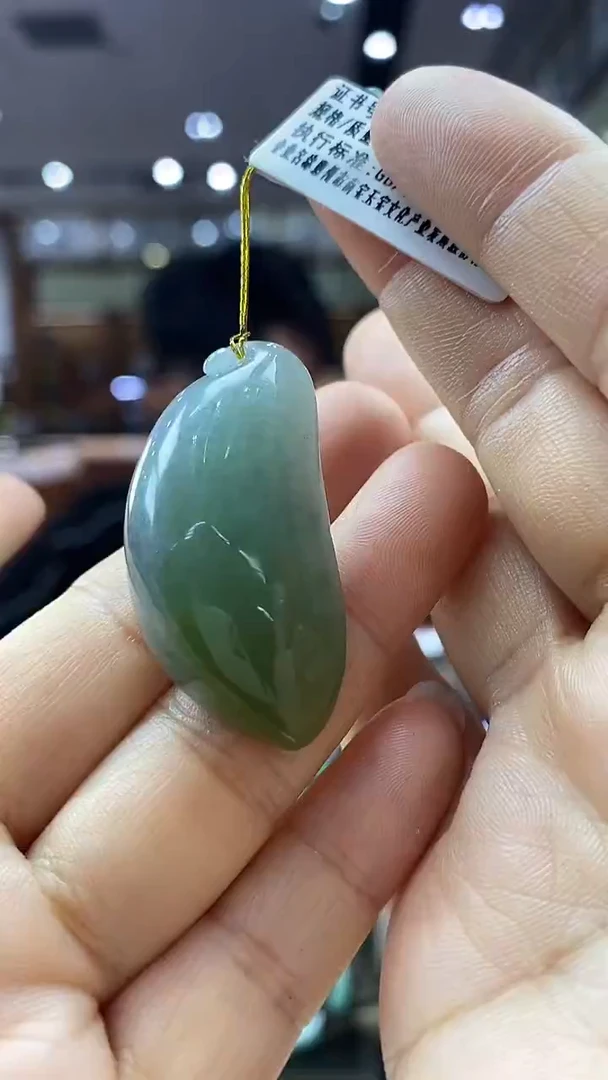 颈饰未镶嵌翡翠福瓜