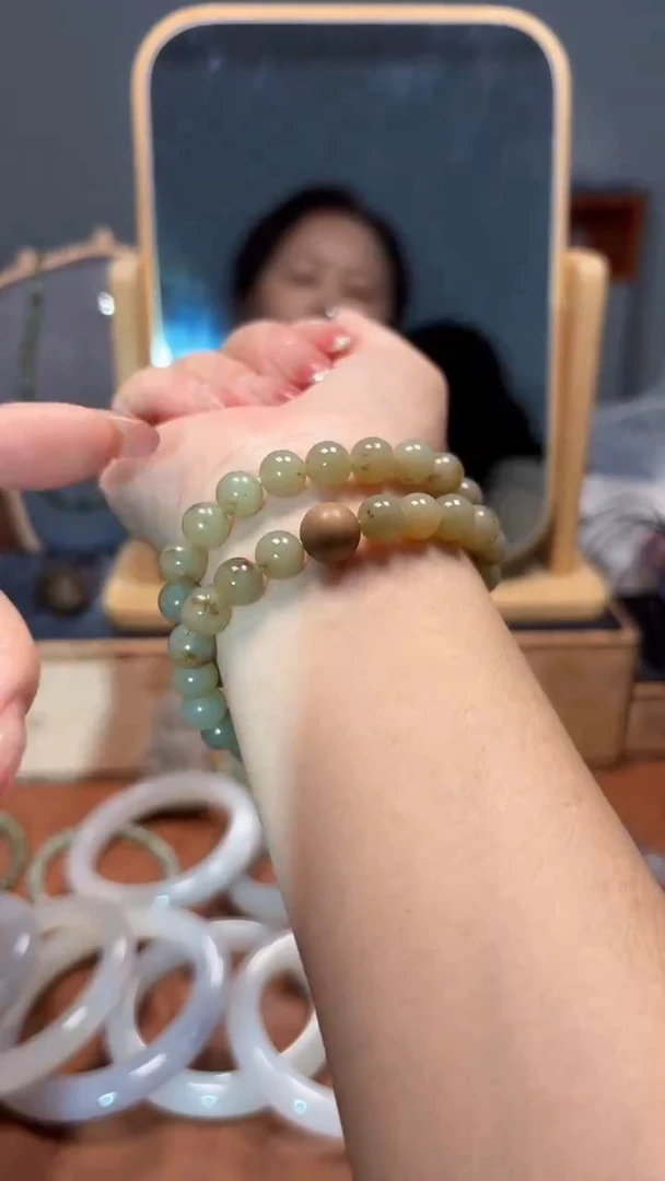 和田玉未镶嵌颈饰1