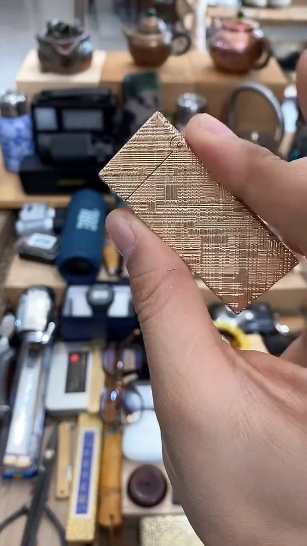 瓷片闪购商品  如图所示