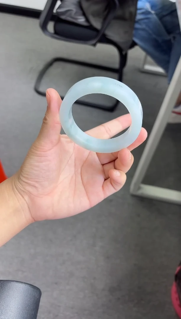 未镶嵌手镯定制翡翠手镯