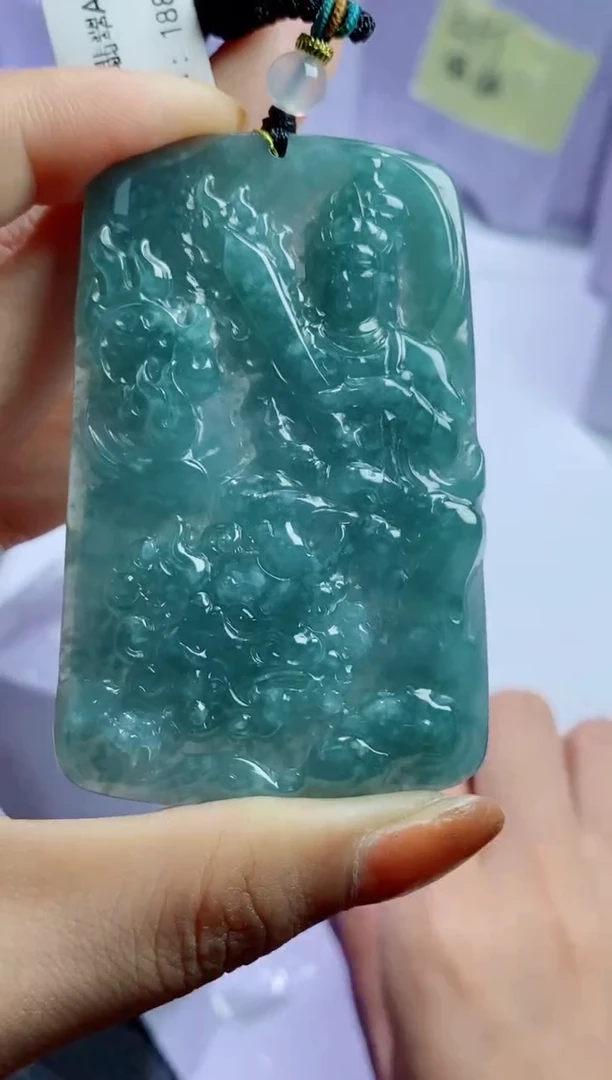 翡翠未镶嵌颈饰