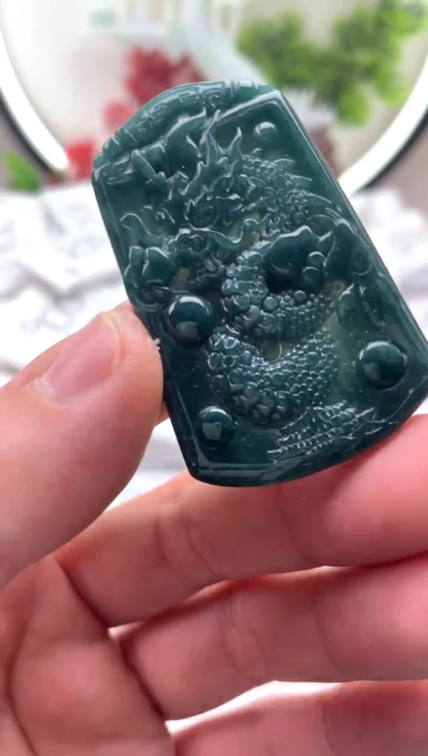 【闪购商品】翡翠颈饰未镶嵌龙牌【品质一般介意慎拍】