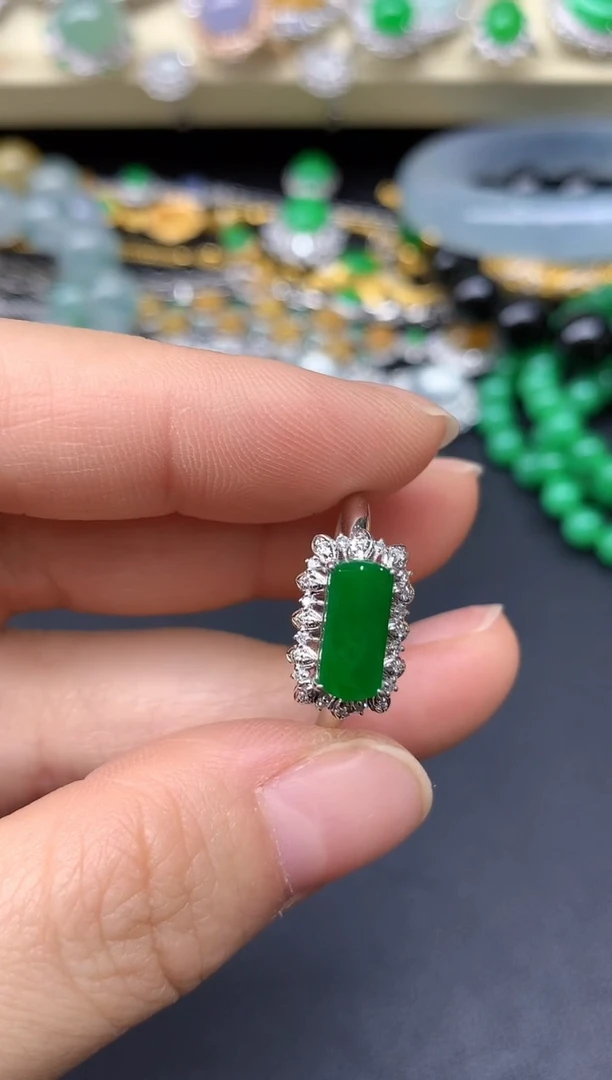 18K金镶嵌戒指翡翠琪***字167-雪姐翡翠天天见