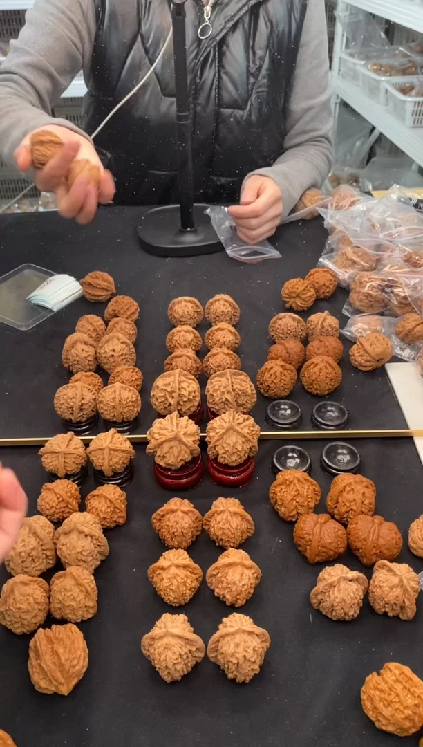 【闪购商品】文玩核桃把件汉高楼38