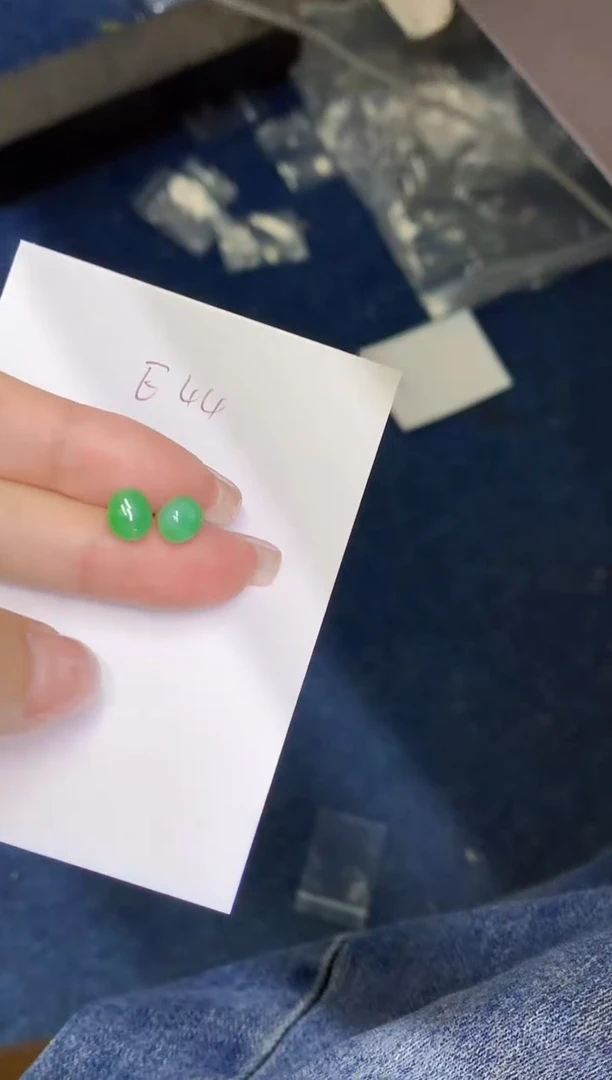 翡翠18K金镶嵌颈饰缅甸天然翡翠A货