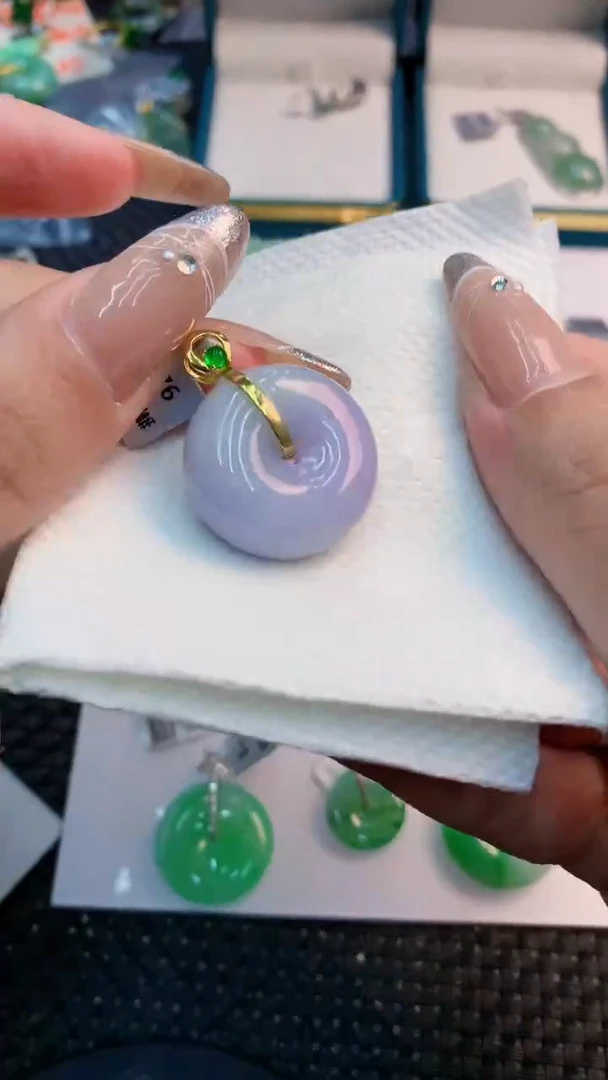 颈饰未镶嵌翡翠1