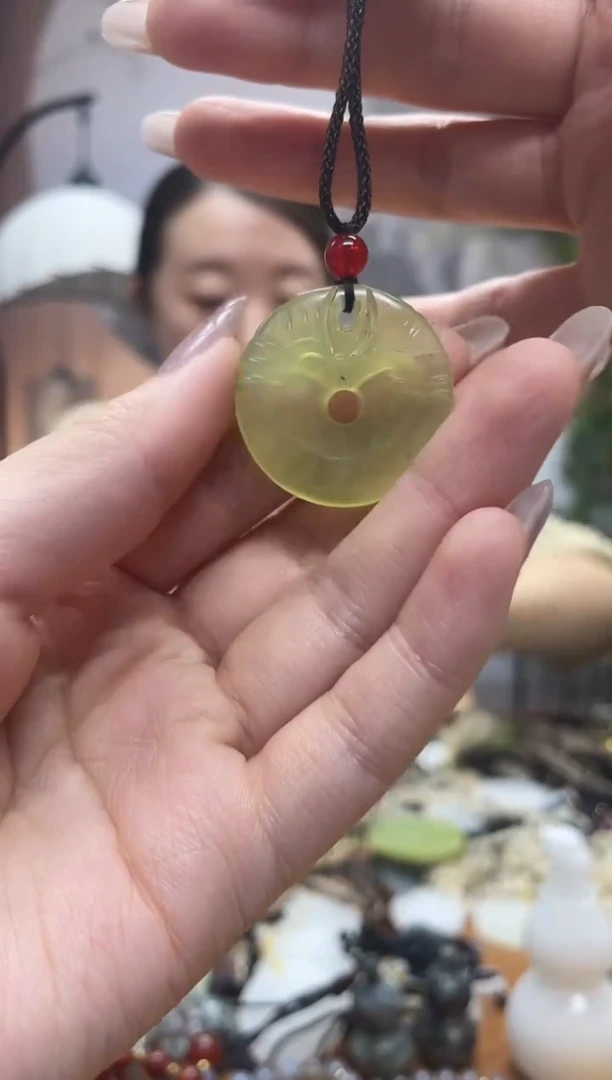 未镶嵌岫玉吊坠·