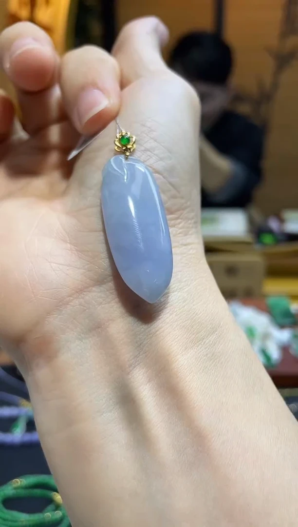 颈饰18K金镶嵌翡翠福瓜