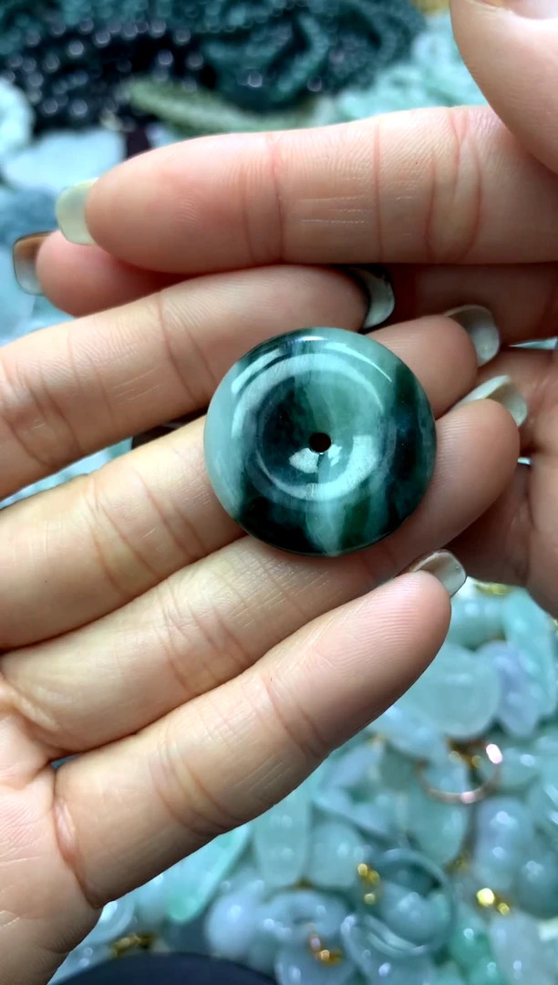 颈饰未镶嵌翡翠1