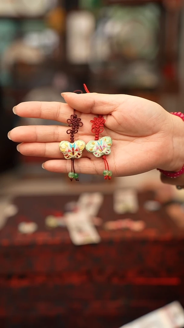 扇子绣花吊坠非遗