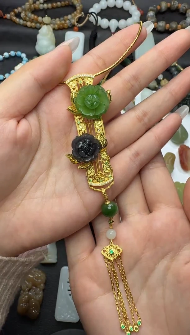 颈饰银S925镶嵌和田玉花花吊坠