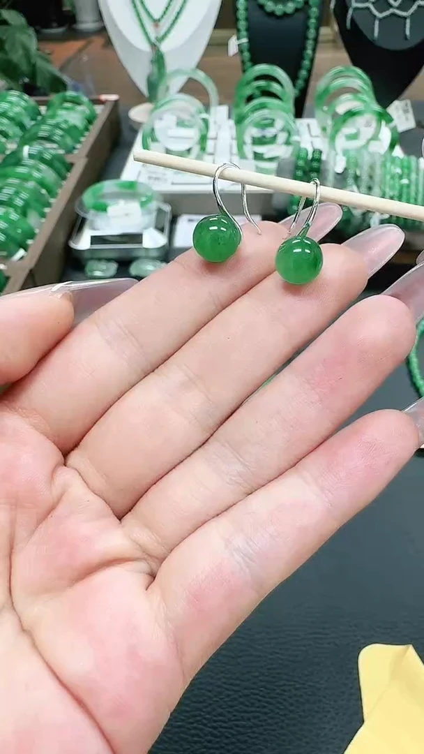 未镶嵌1石英质玉（非洲翠）/1496