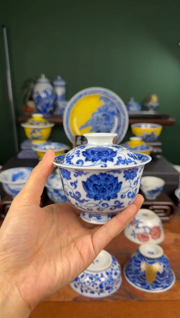 杯望月怀古。 缠枝莲   盖碗