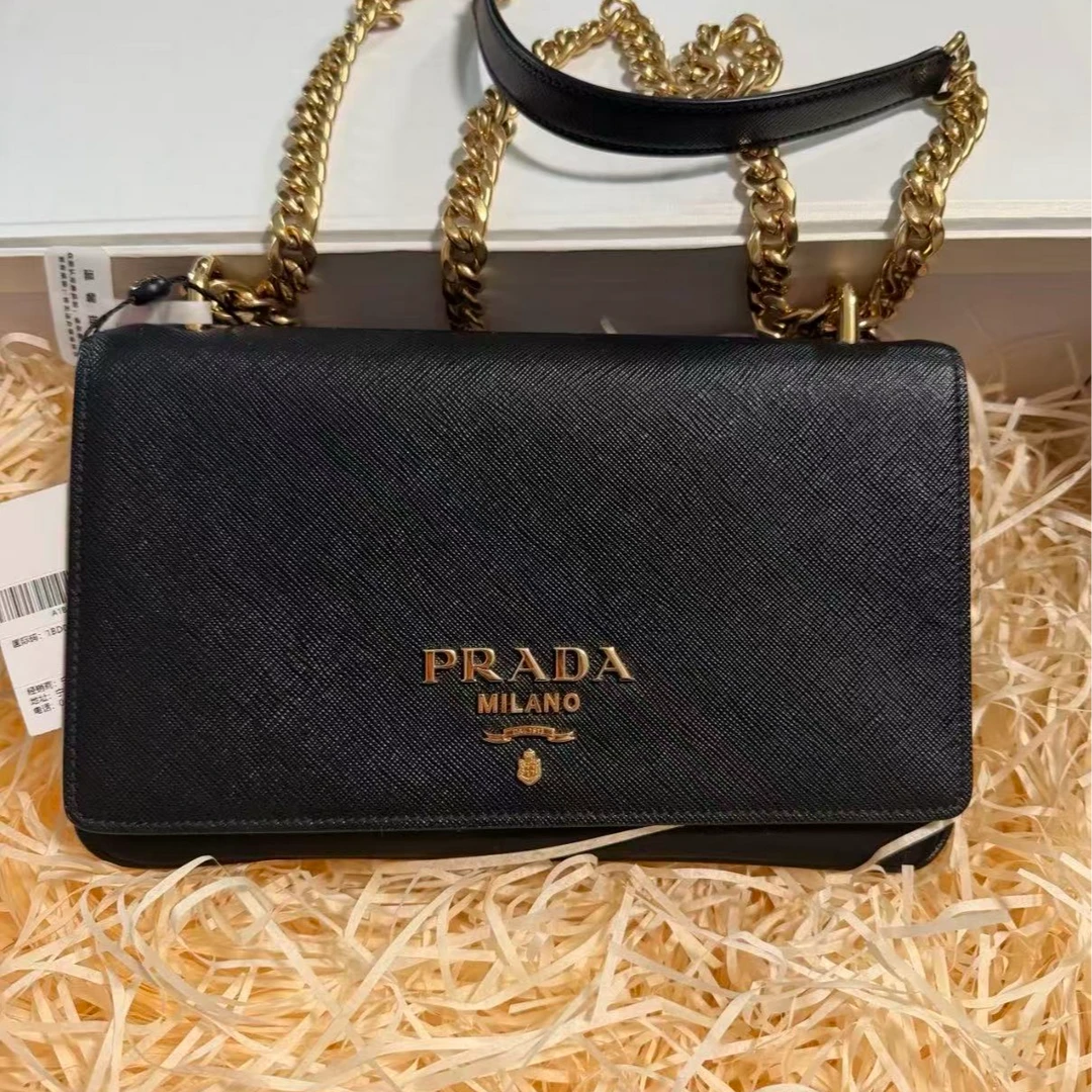 95新 Prada/普拉达 黑色斜挎包