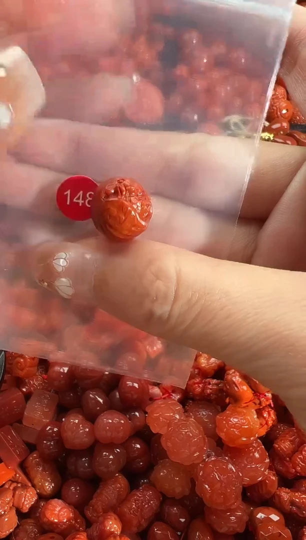 颈饰未镶嵌南红玛瑙1