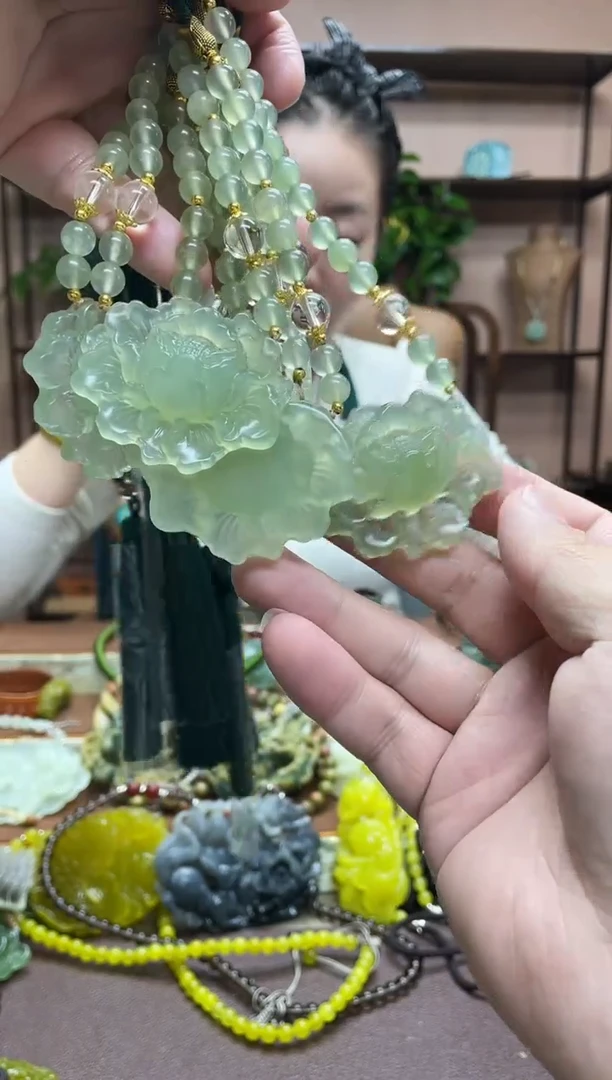 未镶嵌岫玉吊坠多样性发货发其中之一