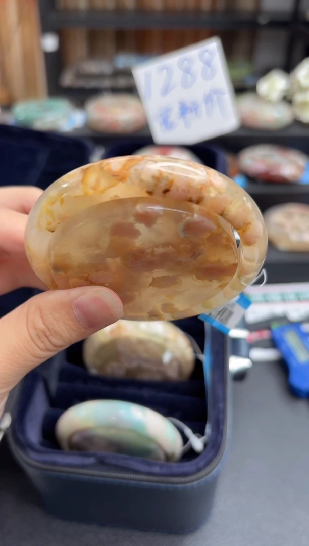 未镶嵌手镯石英质玉A243(58圈赠送镯心)