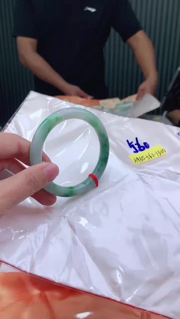 未镶嵌手镯翡翠56
