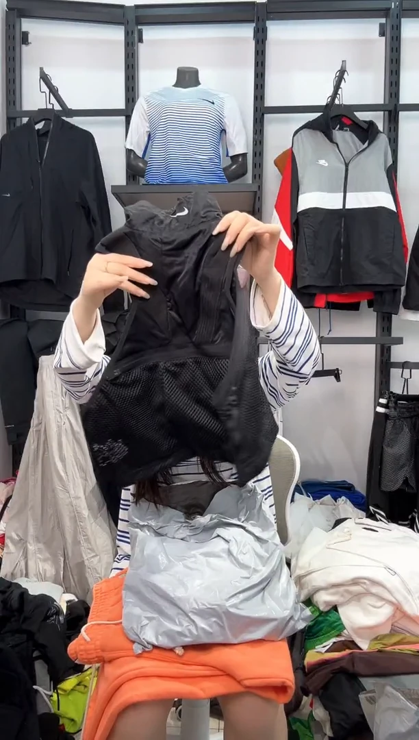 2633编码  耐克卫衣服饰过款为准 尺码