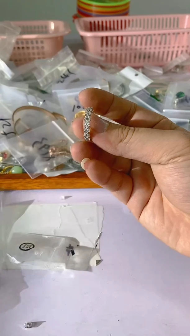 【闪购商品】水晶颈饰银S925镶嵌X439红宝，蓝宝，多样性发一件赠链