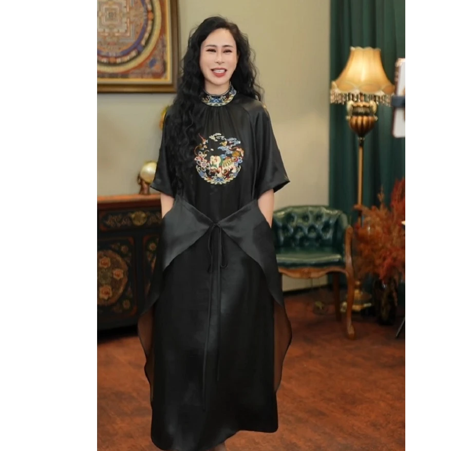 「利琪高订」新中式国风新中式气质轻奢麒麟刺绣连衣裙A6249