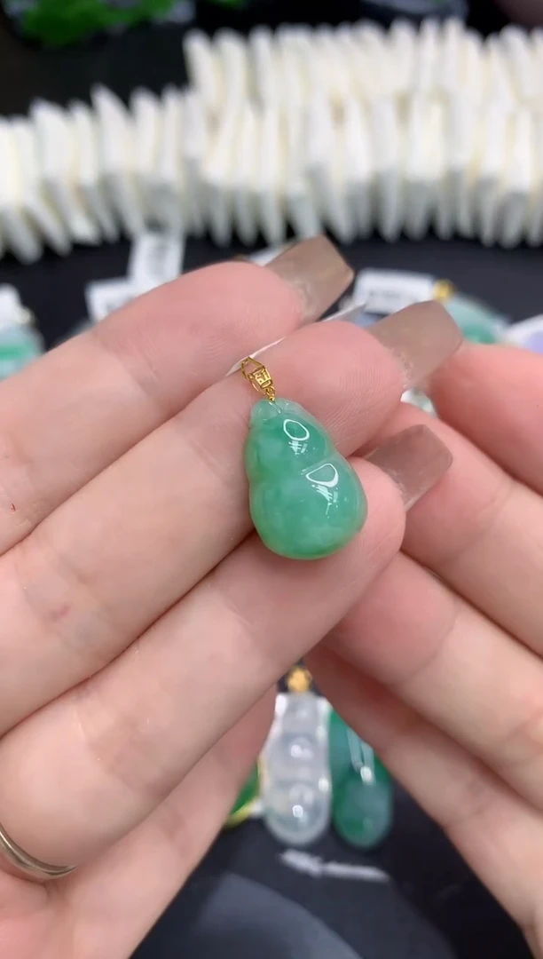 吊坠(不含链)18K金镶嵌翡翠111