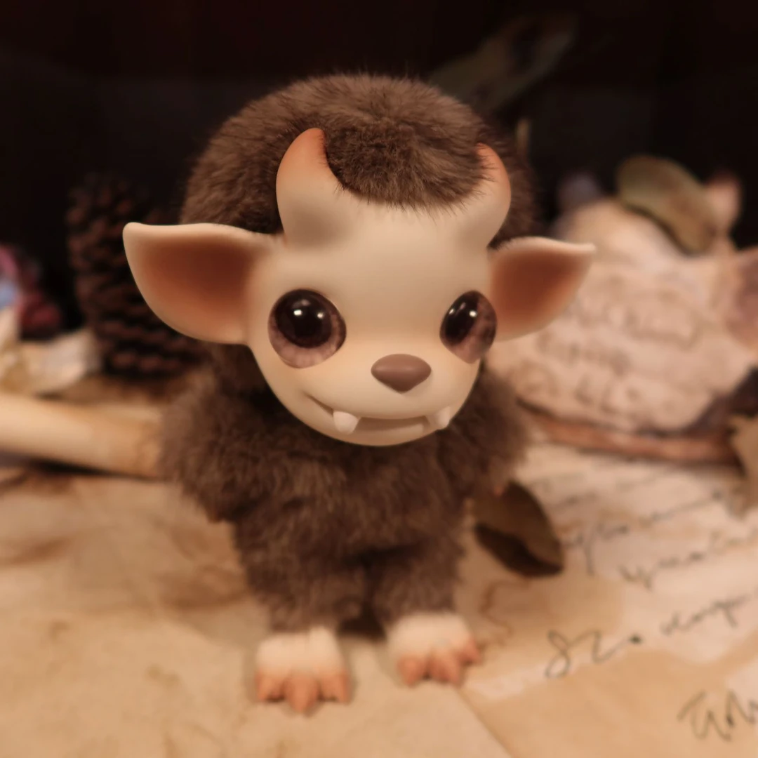 杨拉琪Lucky x【BEIBE贝比】精灵岛系列-毛绒公仔明盒吊卡 -深棕色