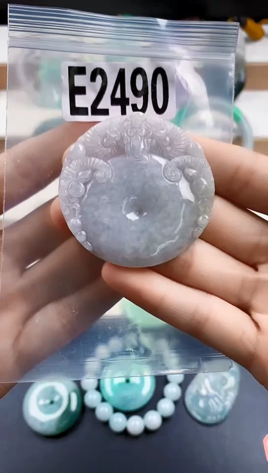 颈饰未镶嵌翡翠天然翡翠吊坠挂件