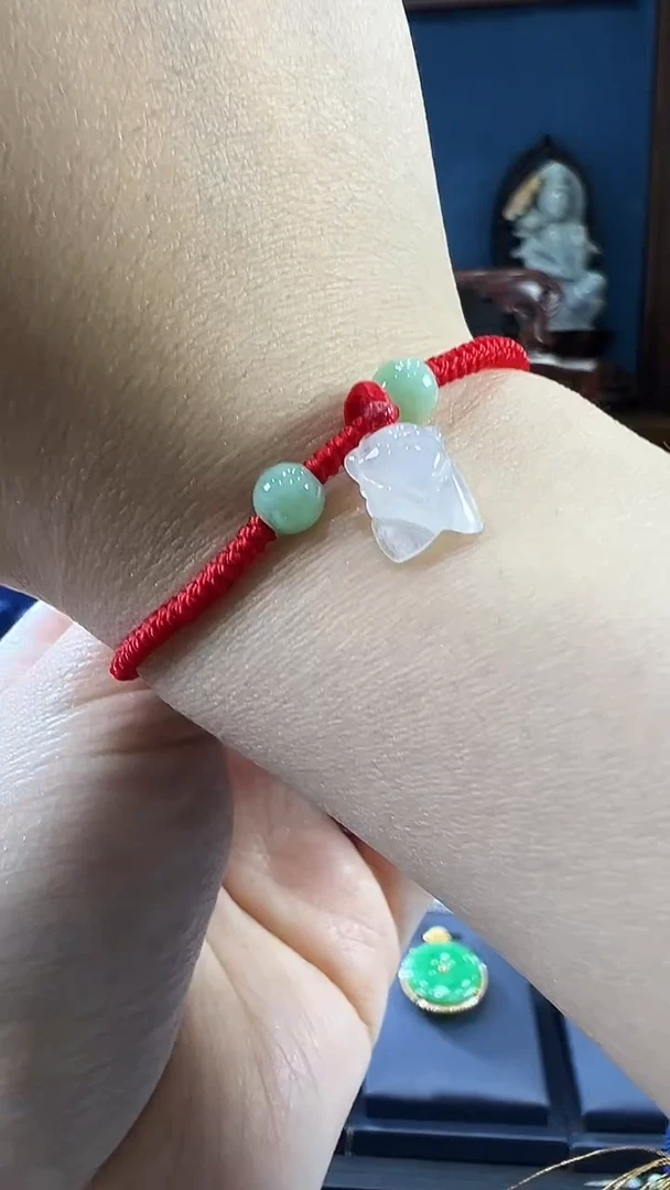 翡翠未镶嵌吊坠(不含链)金蝉