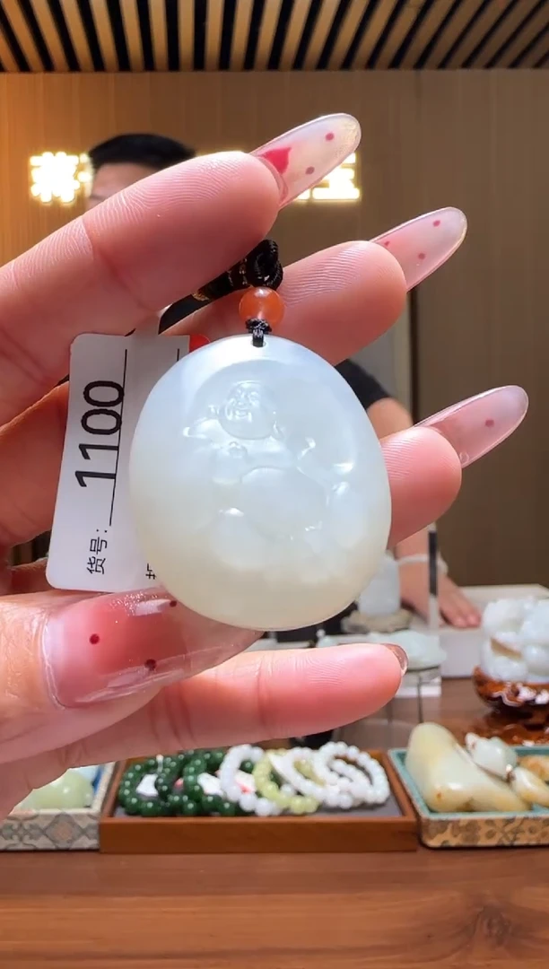 颈饰未镶嵌和田玉1