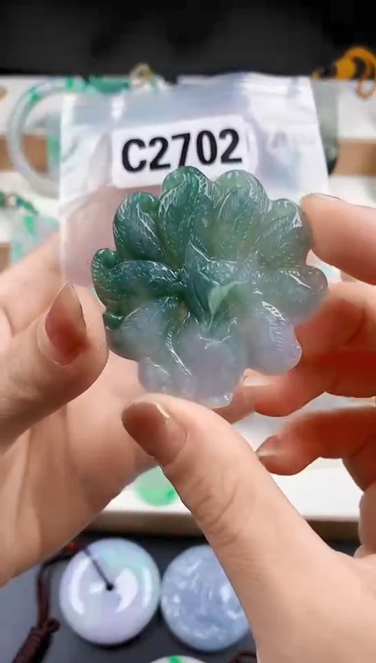 颈饰未镶嵌翡翠天然翡翠吊坠挂件