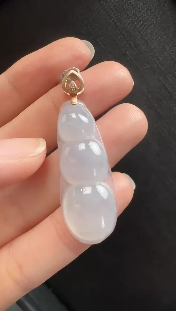 颈饰18K金镶嵌翡翠439豆子一个