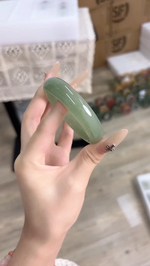 未镶嵌手镯石英质玉563-D