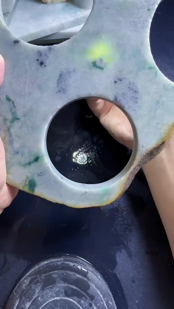 翡翠未镶嵌挂件181翡翠