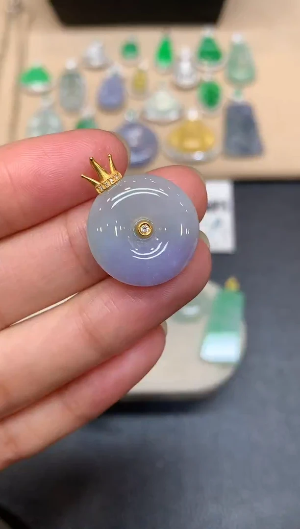 颈饰18K金镶嵌翡翠平安扣【无服务费