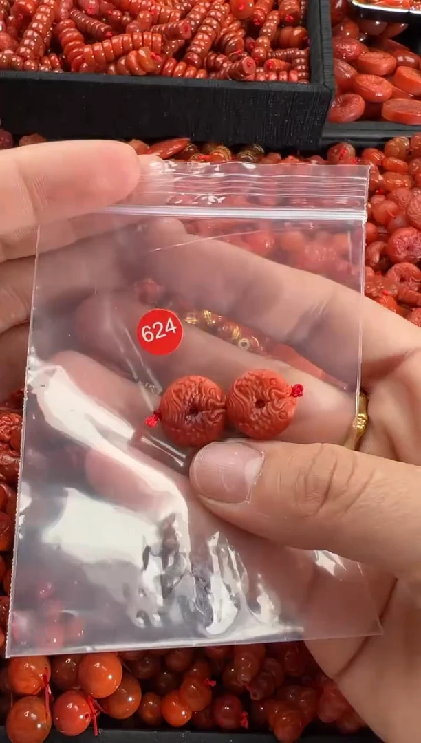 【闪购商品】南红玛瑙颈饰未镶嵌1