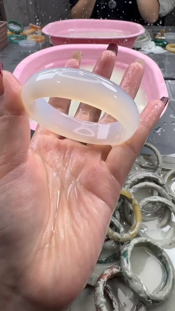 未镶嵌手镯石英质玉3