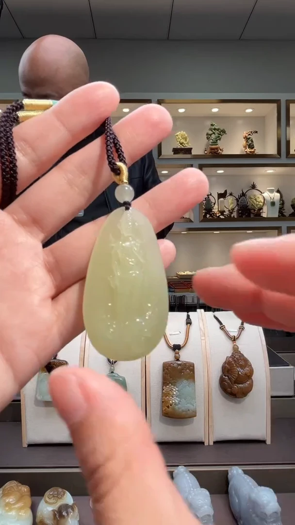 颈饰未镶嵌和田玉苏