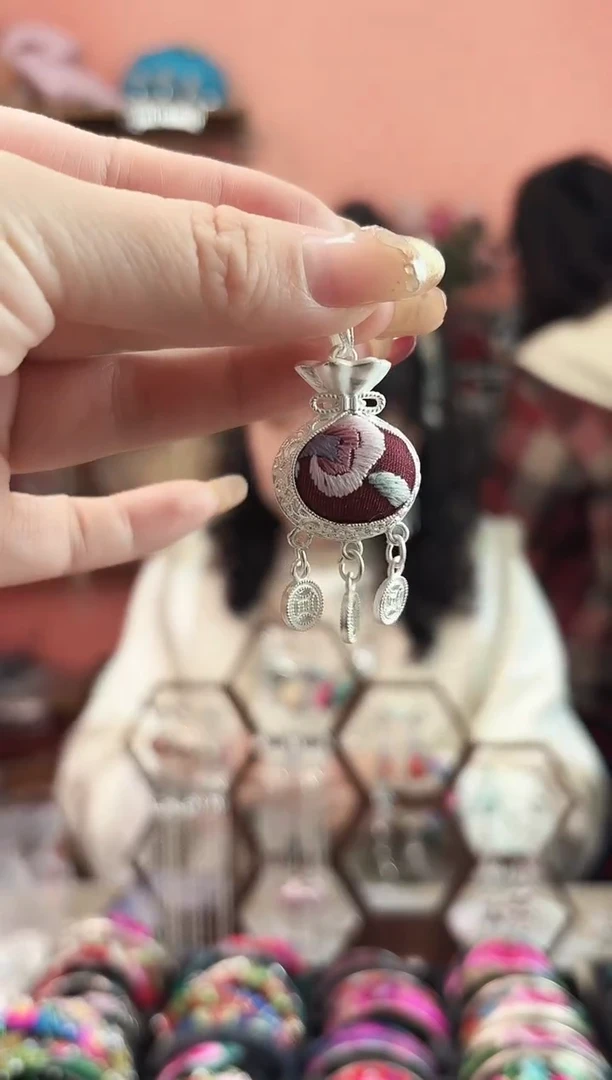 艺枝独绣手工饰品93